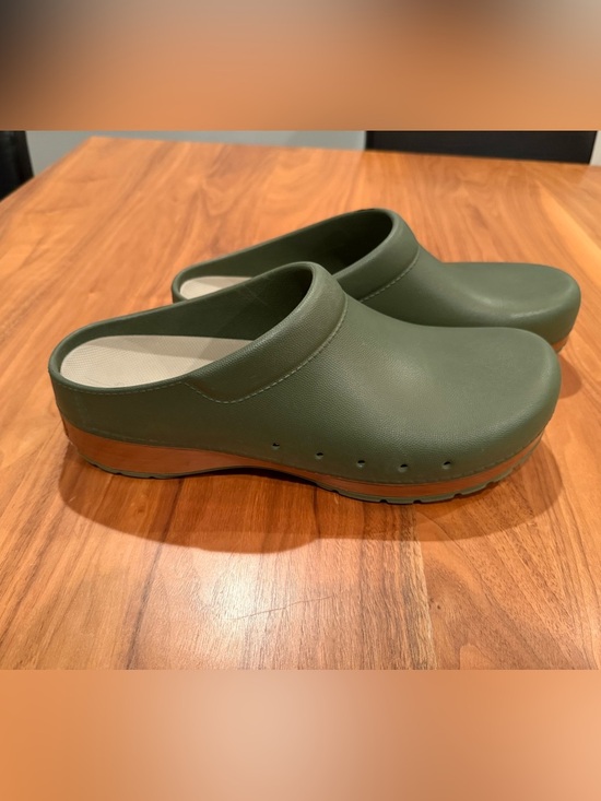 Men\'s Dansko Kane Clog Shoes - Rare color Olive - size 46 / 12 US